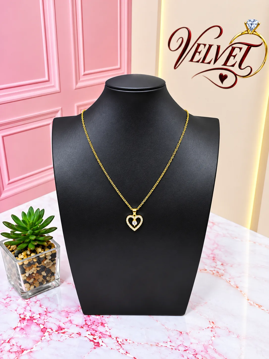 Collar Dorado Corazón de Cristal