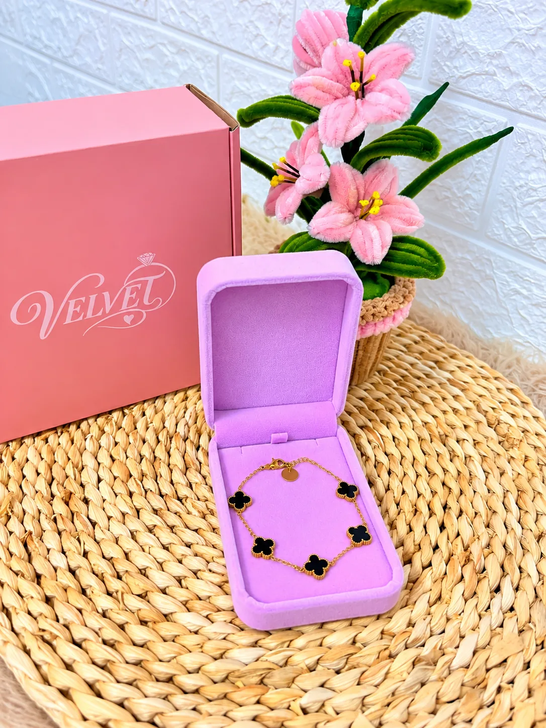 Pulsera Dorado Tréboles Negros