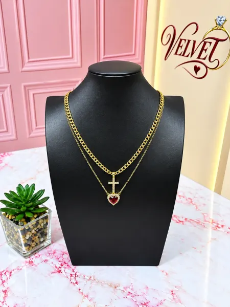 Collar Dorado Doble Espada/Corazón Rojo
