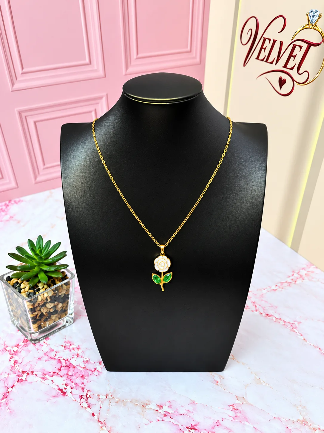 Collar Dorado Rosa Blanca